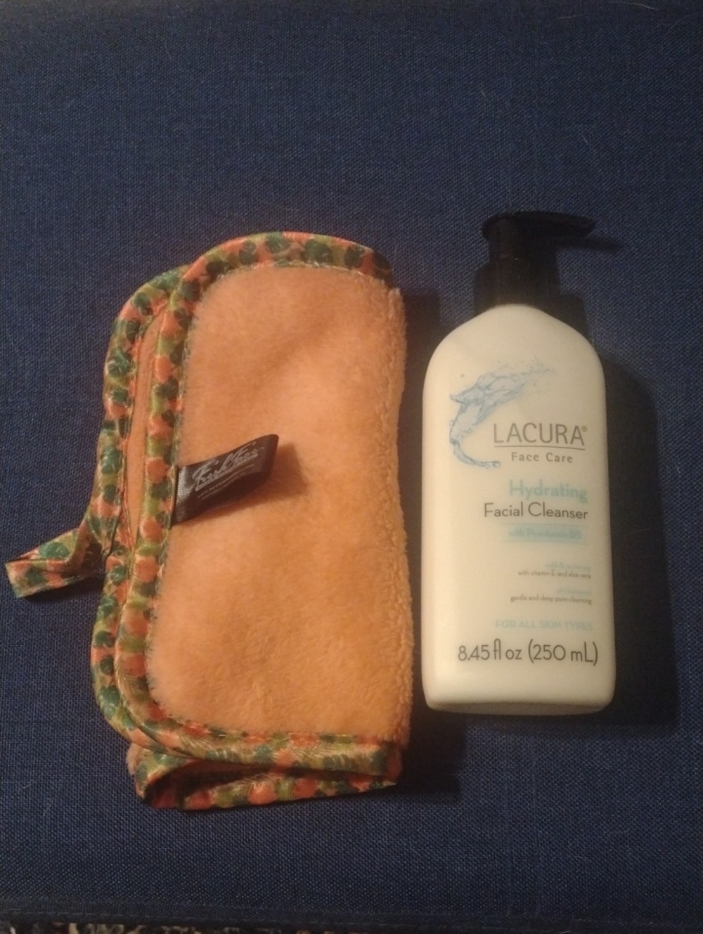 Lacura Hydrating Facial Cleanser -  Fresh Face Makeup Remover Towel Peach Color